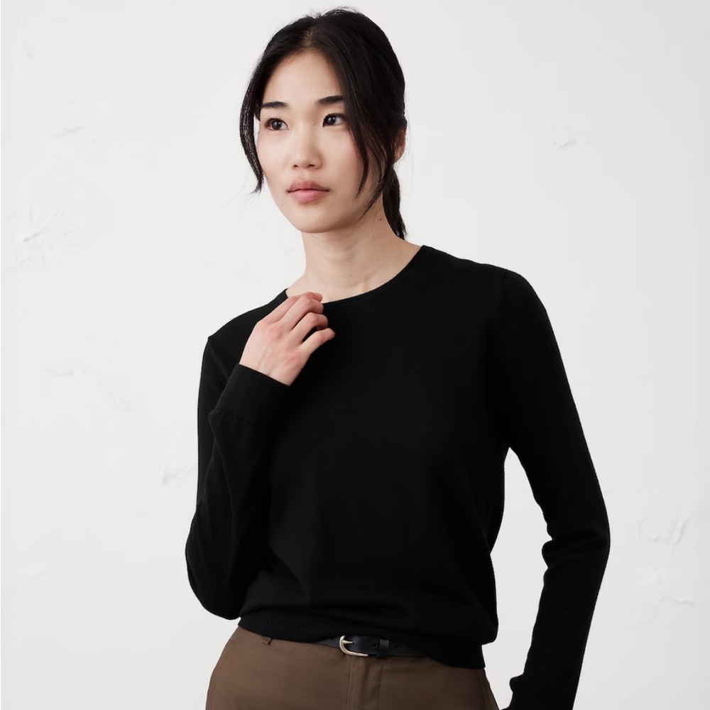 Banana Republic Black Forever Sweater - M